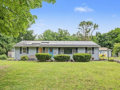 Property at 11 Crestview Dr, Hadley, MA