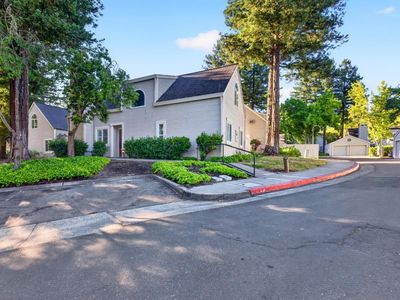 2757 Lakeview Drive