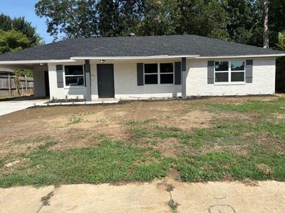 729 Holiday Dr