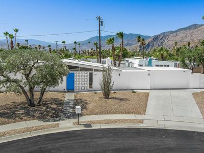 859 E Grace Cir