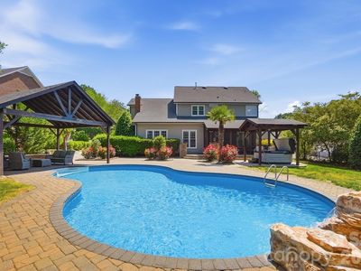 1522 12th Fairway Dr NW