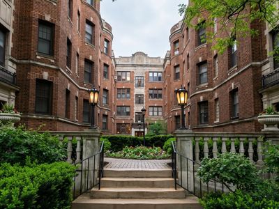 2330 N Lincoln Park W APT 4C