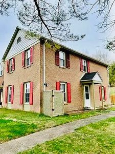 97 Longview Dr #1