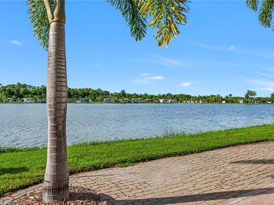 2105 Crystal Lake DR