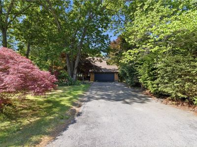 25 Vezina Dr