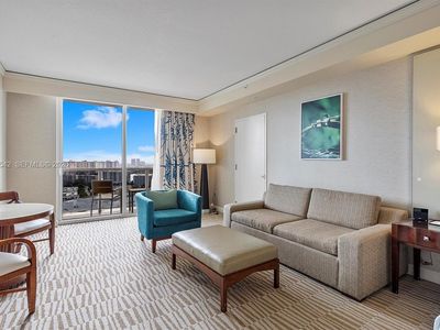 18001 Collins Ave #1817