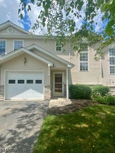 Property at 6 Peachtree Ln, Hamburg, NJ
