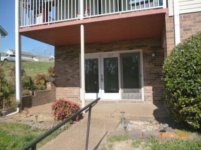 307 Village Ln W