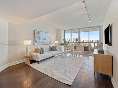 21205 Yacht Club Dr APT 2001