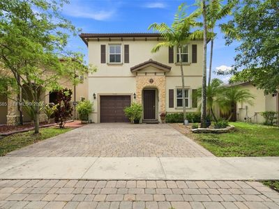 2466 NE 3rd Ct
