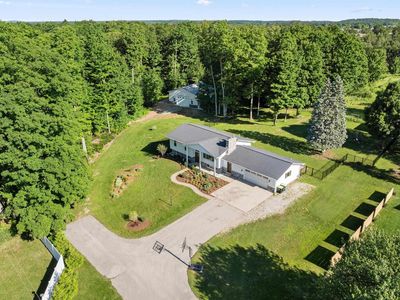 3733 E Long Lake Rd