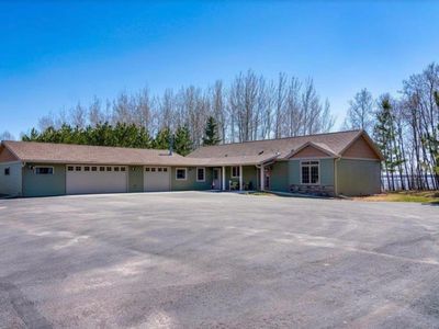 22173 Erdahl Ct NE