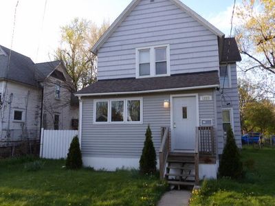 1223 Lake St