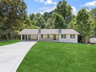 453 Edwards Ct