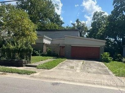 955 Matthews Dr