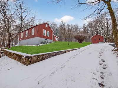 17 Waldron Avenue
