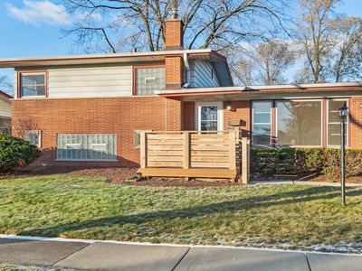 219 W Elmwood Dr