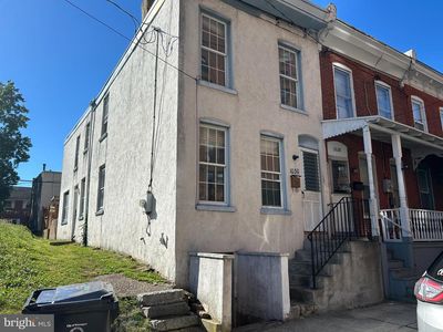 1030 N Dupont St
