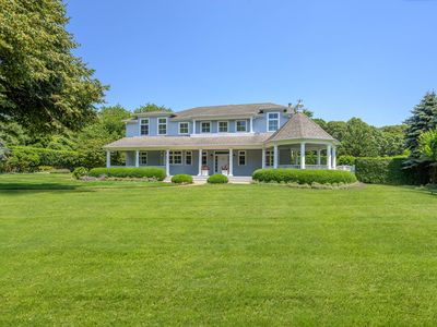 14 Wood Edge Ct