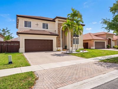 1033 NE 35th Ave