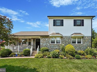 Property at 705 Hollow Rd, Phoenixville, PA