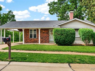 Property at 1001 Dorne Dr, Ballwin, MO