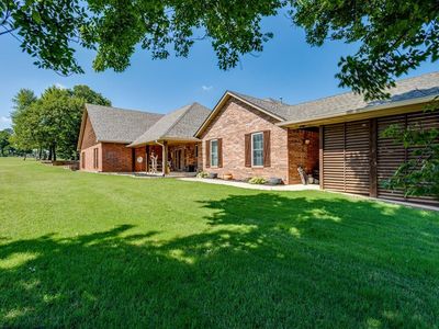 1901 S Country Club Rd