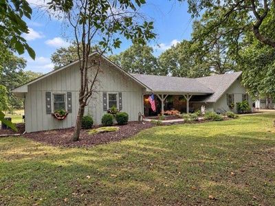 13 Esther Rd