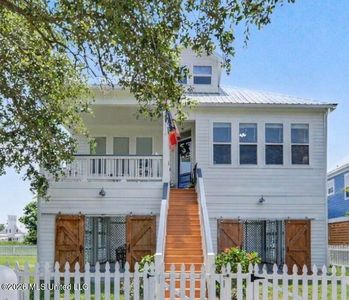 305 Davis Ave