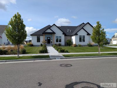 1864 E Beach Park Dr