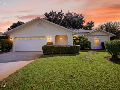 9 China Moon Dr