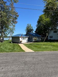 1051 Clifford Lake Dr
