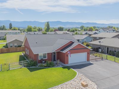 144 Farm Land Ln