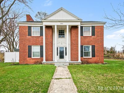 119 Bristol Ave NW