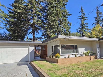 842 NE 113th Ave
