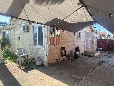 1900 Kenneth St
