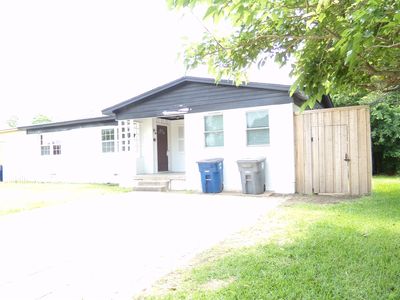 10932 Dunaway Dr