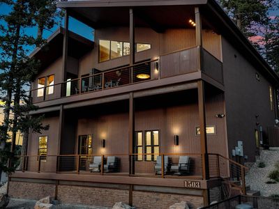 1503 Rainmaker Loop