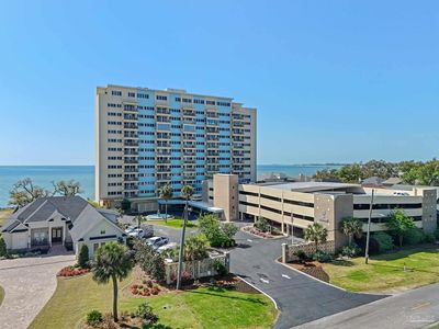 825 Bayshore Dr APT 605