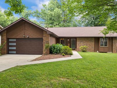 1145 E Oak Tree Lane