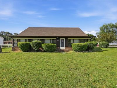 1600 W Main St