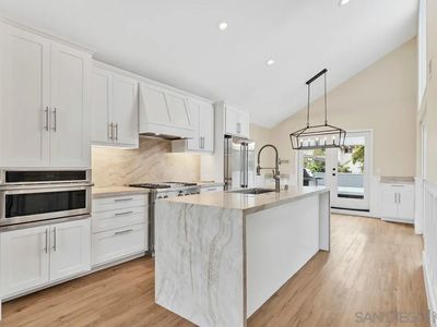 1987 Chalcedony St