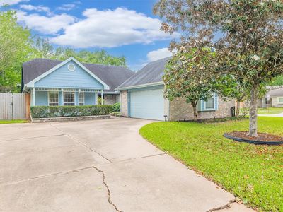519 E Hillary Cir