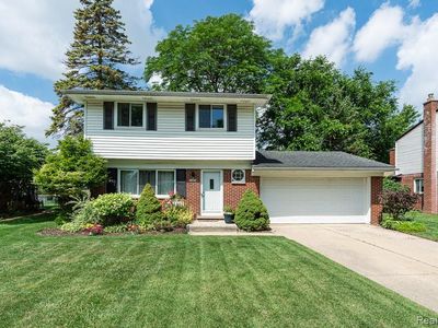 Property at 11678 Monsbrook Ct, Sterling Heights, MI