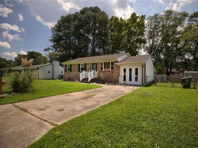 220 Larissa Dr