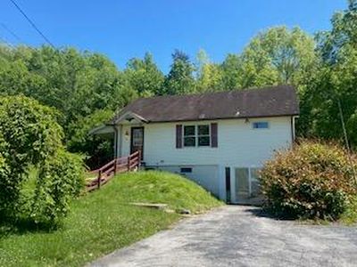 25 Hogge St
