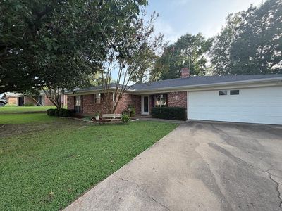 521 Chancellor Dr