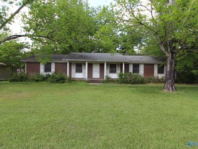 412 Apple Ave