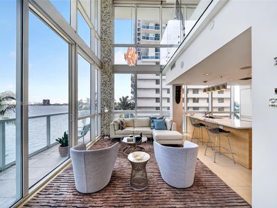 665 NE 25th St APT 201