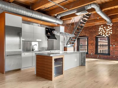 21 Wormwood St Unit 623